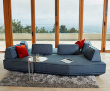 Load image into Gallery viewer, Durante Sofa